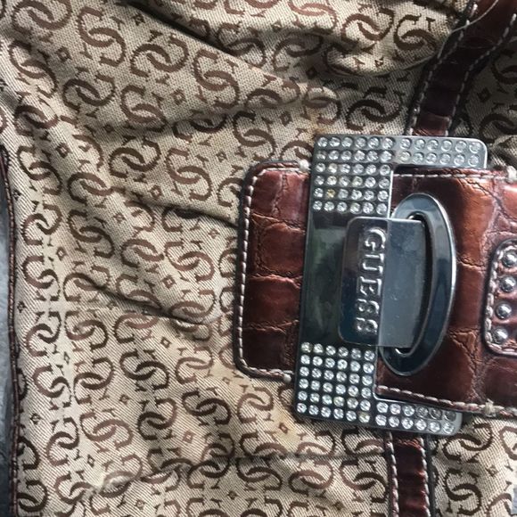 Guess hand bag/ purse - Picture 3 of 5